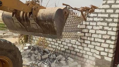 إزالة 5 حالات تعدي بالبناء المخالف بـ المنيا
