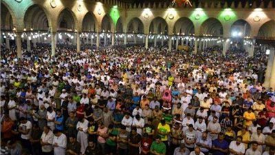 هل من صلى التراويح لا يصلي التجهد؟.. الإفتاء تجيب