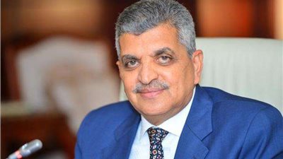 ربيع: بحلول عام 2024 سيدخل 20 قاطرة جديدة بقناة السويس