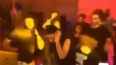 رقص وخمور.. حفل