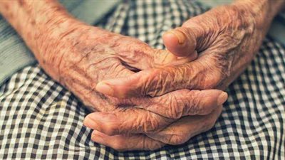 الكلاب سر الواقعة.. تعدي شخص على سيدة «مسنة» بالسب بمدينة نصر