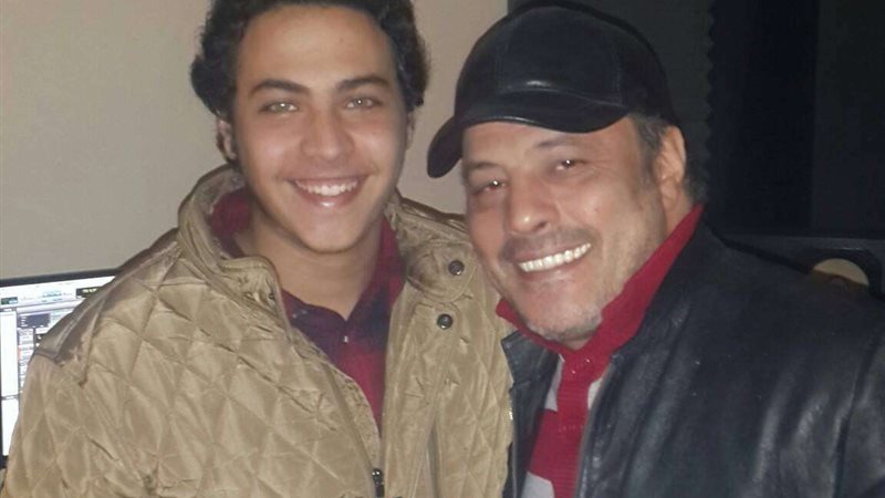 عمرو عبد الجليل وابنه