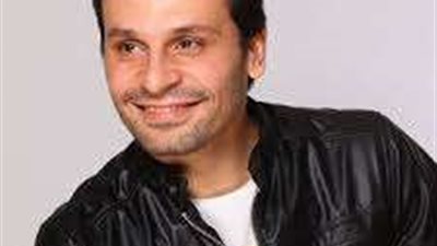 محمود العزازي للقاهرة الإخبارية: سره الباتع يعالج خلخلة الهوية لدى النشء