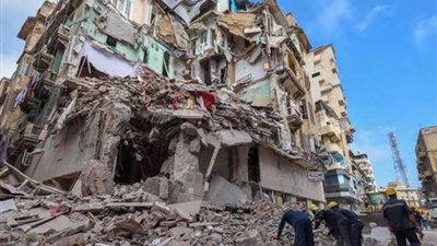 ارتفاع عدد ضحايا انهيار عقار الورديان إلى 5 وفيات و3 مصابين