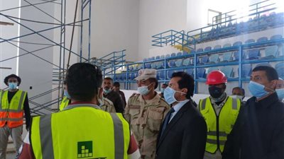 وزير الرياضة يطمئن على تجهيزات الصالة المغطاة بالعاصمة الإدارية