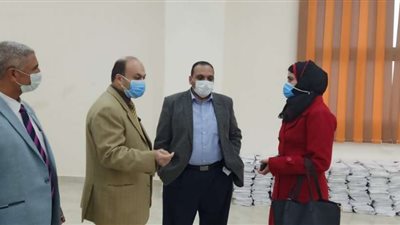 نائب رئيس جامعة بنها يتفقد استعدادات الامتحانات بكلية العلاج الطبيعي