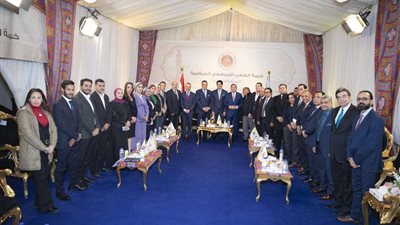 القوى السياسية تشارك في الخيمة الرمضانية الأخيرة لحزب الشعب الجمهوري