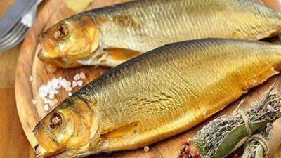 «الصحة» توضح أعراض التسمم الناتجة عن تناول الأسماك المملحة الفاسدة