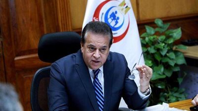 وزير الصحة يترأس غرفة الأزمات لمتابعة تطبيق خطة التأمين الطبي