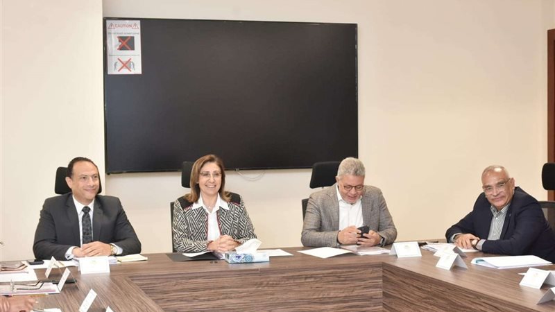 وزيرة الثقافة