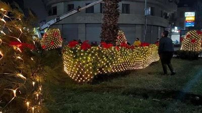 بالصور.. ميادين القاهرة تتزين للاحتفال برأس السنة