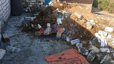 ازالة حالتي تعدي علي الأراضي الزراعية في حوش عيسي