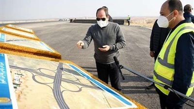 الرئيس السيسي يشيد بإنجاز قطاعات الطريق الدائري الأوسطي
