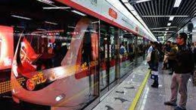 بكين تودع كورونا.. مترو الأنفاق كامل العدد بدون كمامات