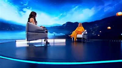 اليوم.. شيرين رضا ضيفة منى عبد الوهاب في أنا والقناع