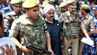 مقتل نائب هندي وشقيقه في بث مباشر