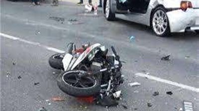 مصرع وإصابة شخصين إثر حادث تصادم سيارة بدراجه نارية بالشرقية