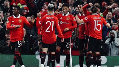 مانشستر يونايتد يضرب نوتنجهام بثنائية في الدوري الإنجليزي