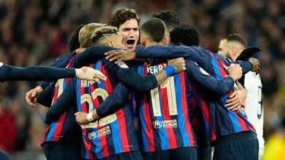 بطلب من تشافي.. برشلونة يتحرك من أجل تجديد عقد نجم الفريق