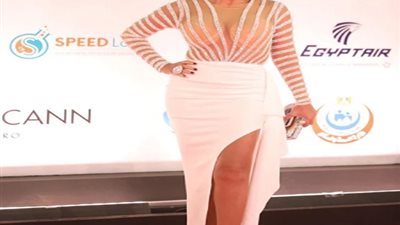 شاهد.. رانيا يوسف تنشر فيديو رقص رفقة إلهام شاهين بعد عزاء الراحل وحيد حامد