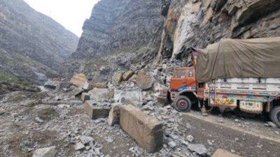 باكستان.. انهيار أرضي يسبب كارثة إنسانية للعشرات قرب الحدود الأفغانية