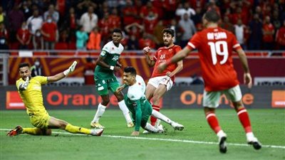 انضمام ثنائي الأهلي إلى التدريبات الجماعية استعداداً للرجاء المغربي