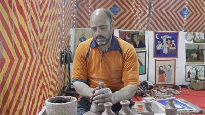 تراث ثقافي وحضاري |حرفي يشرح كيفية تصنيع الفخار