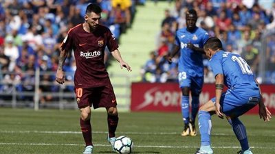 ميسي يقود هجوم برشلونة أمام هويسكا في الدوري الإسباني