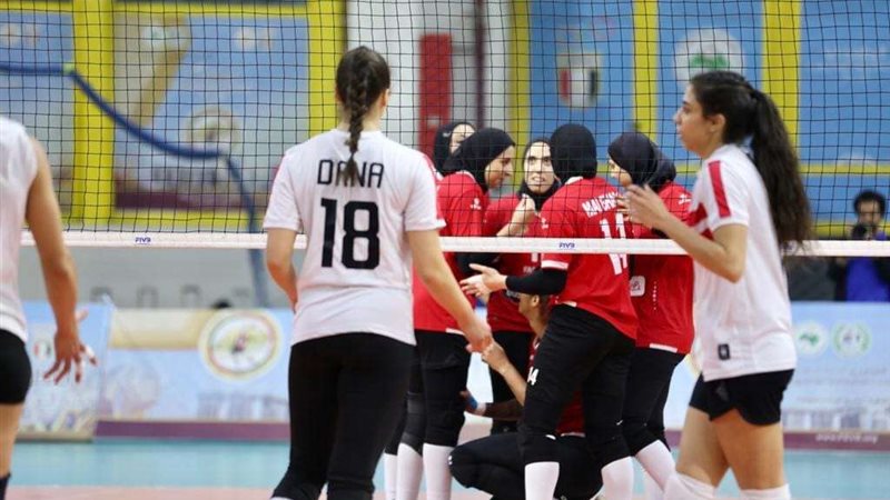 الأهلى والزمالك طائرة