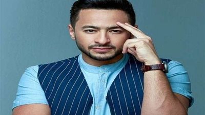 بعد تعرضها لوعكة صحية.. حمادة هلال يدعو لزوجته بالشفاء