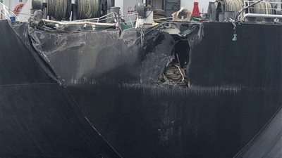 خلال 12يوم.. نجاح إصلاح تلفيات بسفينة بضائع 