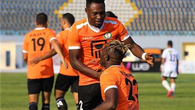 البنك الأهلي ينهي الشوط الأول متقدماً على حرس الحدود