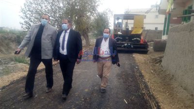 الإنتهاء من رصف طريقين في حوش عيسي