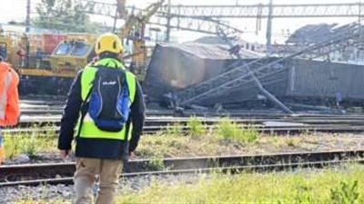 إيطاليا: حالة من الفوضى جراء خروج قطار عن مساره