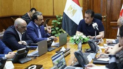 وزير الصحة يوجه بتكثيف الرقابة على المنشآت الغذائية خلال العيد