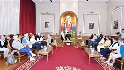 البابا تواضروس الثاني يستقبل وفد سياحي أوروبي|صور