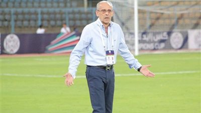شاهد.. تأثر ودموع مدرب الزمالك السابق فييرا على الهواء