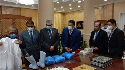 توفير مستلزمات للحماية الشخصية للأطقم الطبيه بمستشفى بنها الجامعي