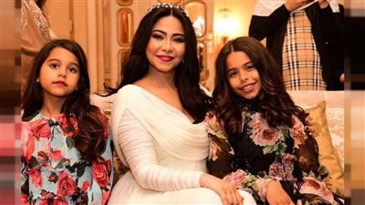 ابنة شيرين تخطف الأنظار بالغناء باللغة الإنجليزية.. فيديو