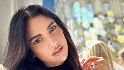 من باريس .. درة تخطف قلوب متابعيها في أحدث ظهور لها