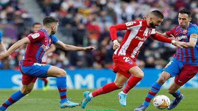 برشلونة يفوز بصعوبة على نادي أتلتيكو مدريد ويعزز صدارته بالدوري الاسباني