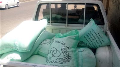 تموين الشرقية يضبط مجهولان يقومان بتجميع الدقيق المدعم خلال عيد الفطر