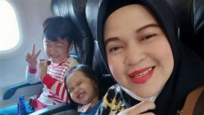برسالة مؤلمة.. امرأة تودع عائلتها قبل تحطم الطائرة الإندونيسية