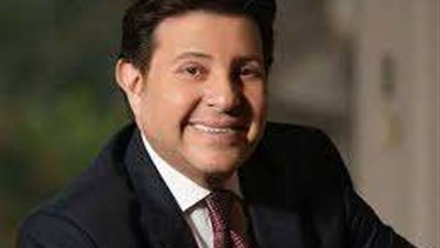 البحرين تحقق في واقعة النصب على هاني شاكر