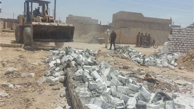 حملة لإزالة التعديات على الأراضي الزراعية وأملاك الدولة بالمنيا