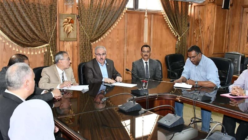 اجتماع رئيس جامعة