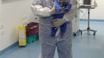 رضيع بعمر الشهرين يتعافى من كورونا