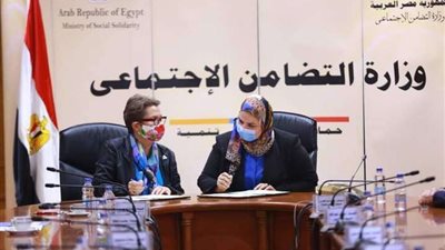 نيفين القباج: إعادة إدماج الأبناء فى المجتمع وتقديم الدعم القانونى والنفسي