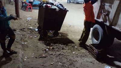 إستمرار أعمال النظافة ورفع مستجدات القمامة اليومية بقطاعات وشوارع حي غرب بسوهاج