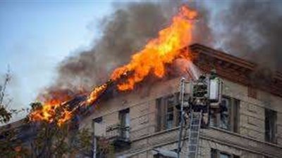 إخماد حريق نشب داخل مصنع ورق بحدائق الأهرام